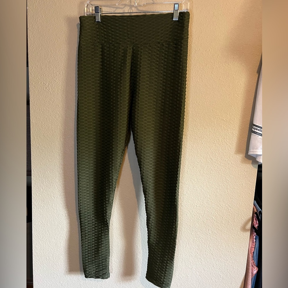 Olive Green TikTok leggings - Size L/XL